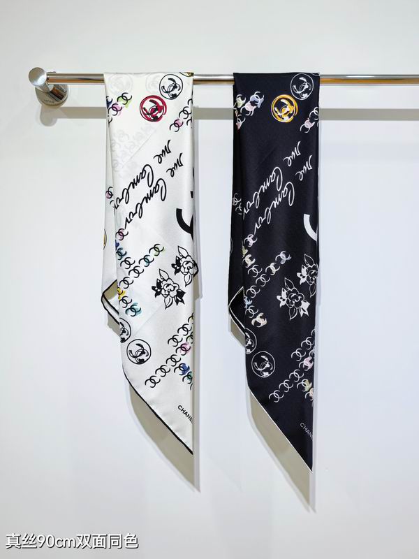 Chanel silk scarf 90X90cm E032908